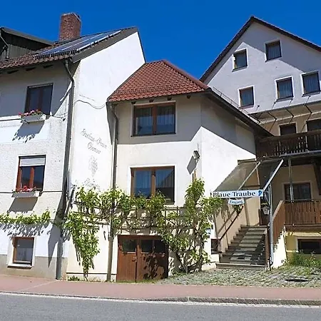 Blaue Traube * Gebenbach